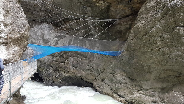 Spinnennetz Gletscherschlucht
